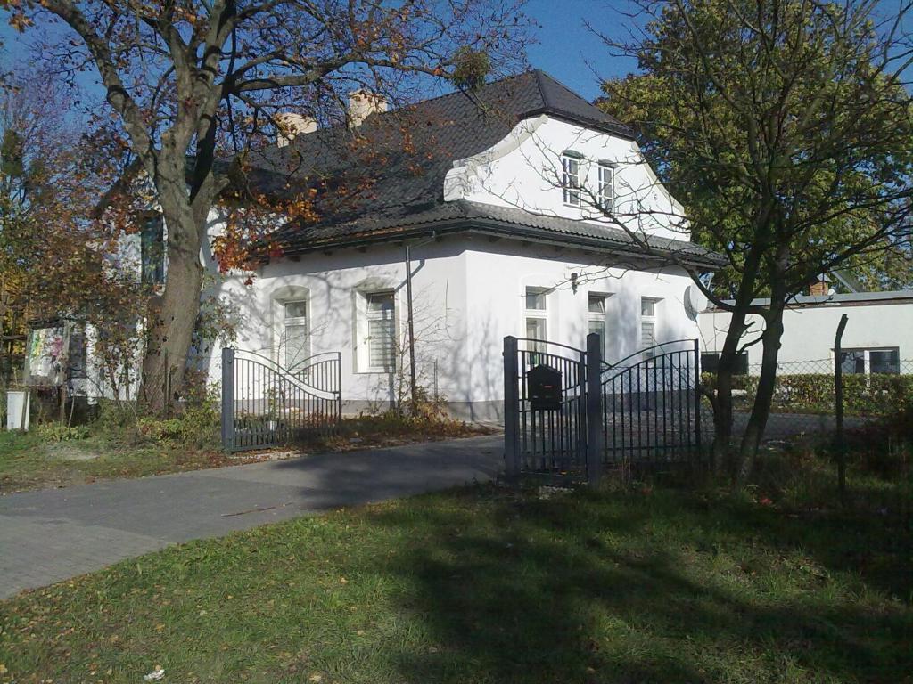 Stylowe apartamenty w dawnej szkole – sielski wypoczynek z historią w tle